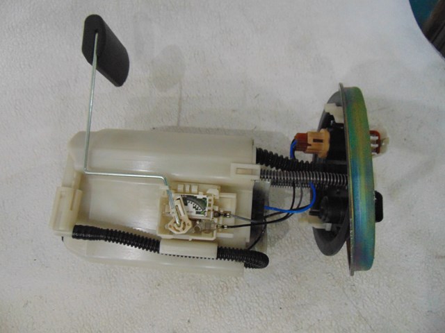 2007 Hyundai Entourage Fuel Pump 31110-4D500