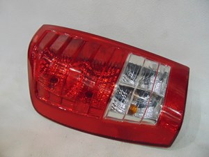 2007 Hyundai Entourage LH Drivers Tail Light