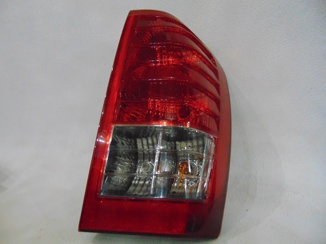 2007 Hyundai Entourage RH Passenger Tail Light