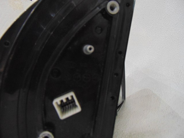 2007 Hyundai Entourage RH Passenger Side View Mirror