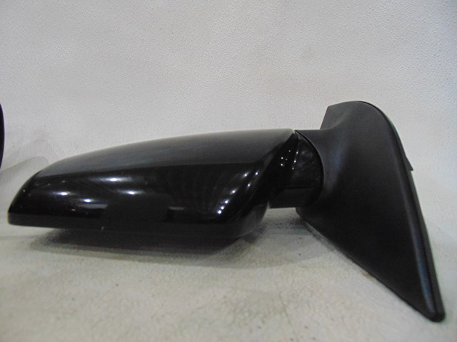 2007 Hyundai Entourage LH Driver Side View Mirror