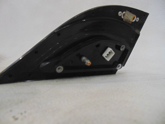 2007 Hyundai Entourage LH Driver Side View Mirror
