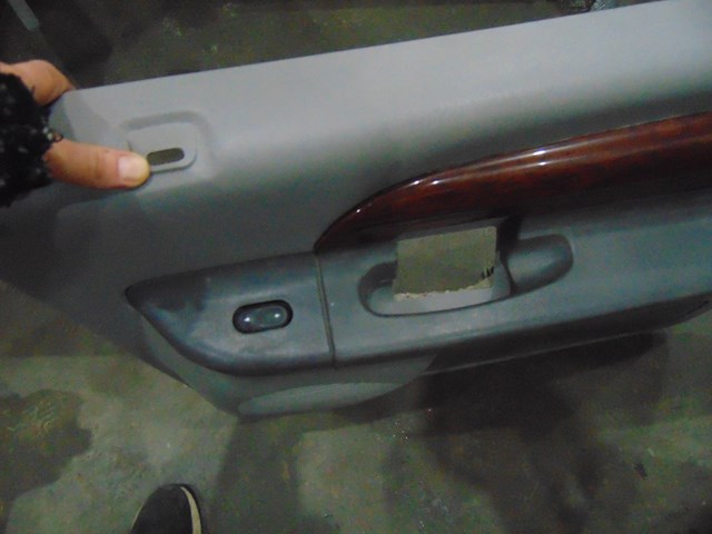 2000 Ford Excursion Rear RH Passenger Door Panel w/Switch