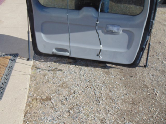 2007 Hyundai Entourage Hatch Power Lift-Freight to commercial only