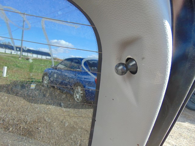 2007 Hyundai Entourage Hatch Power Lift-Freight to commercial only