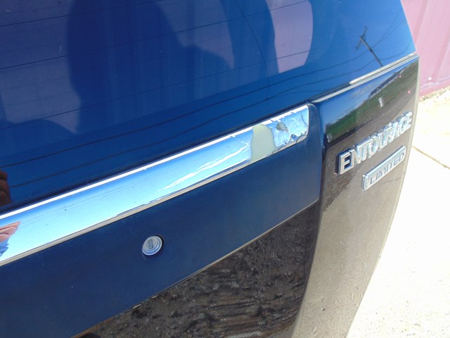 2007 Hyundai Entourage Hatch Power Lift-Freight to commercial only