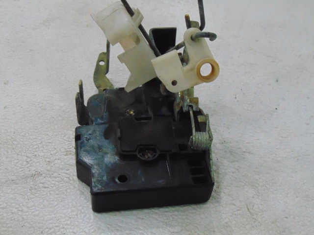 1987 BMW 325IS E30 Coupe RH Passenger Door Lock Catch