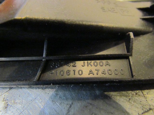 2008 Infiniti G37 Front RH Passenger Windshield Defrost Vent 68742 JK00A