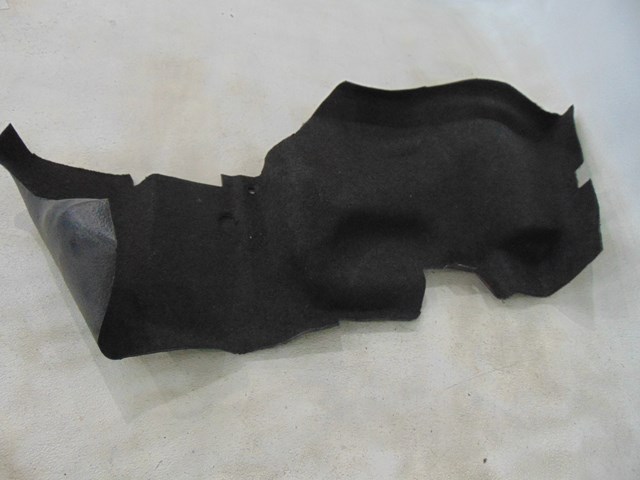 1987 BMW 325is E30 Coupe RH Pass Trunk Quarter Carpet Moulding