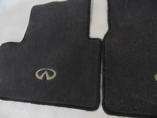 2006 Infiniti G35 Coupe Rear Floor Mats Set 999E2- JR000 999E3-JR000