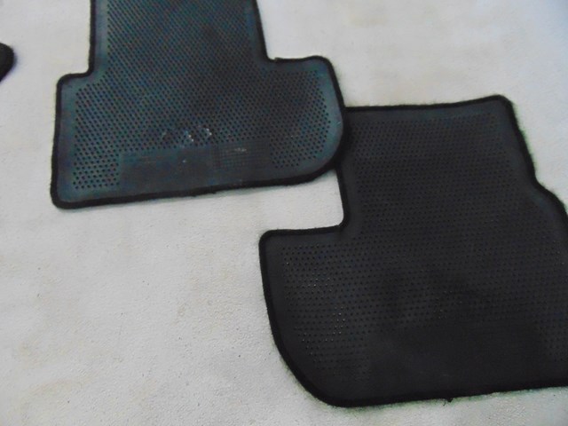 2006 Infiniti G35 Coupe Rear Floor Mats Set 999E2- JR000 999E3-JR000