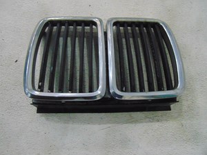 1987 BMW 325is E30 Coupe Center Grille Kidney Bean Grille 