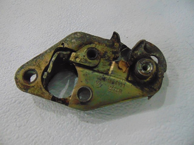 1987 BMW 325is E30 Coupe Trunk Lock Latch OEM 51241884131