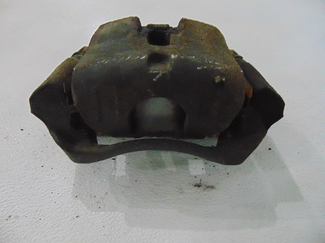 2004 Honda Pilot Front RH Passenger Caliper