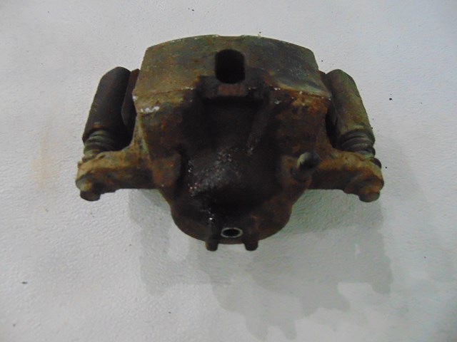 2004 Honda Pilot Front RH Passenger Caliper