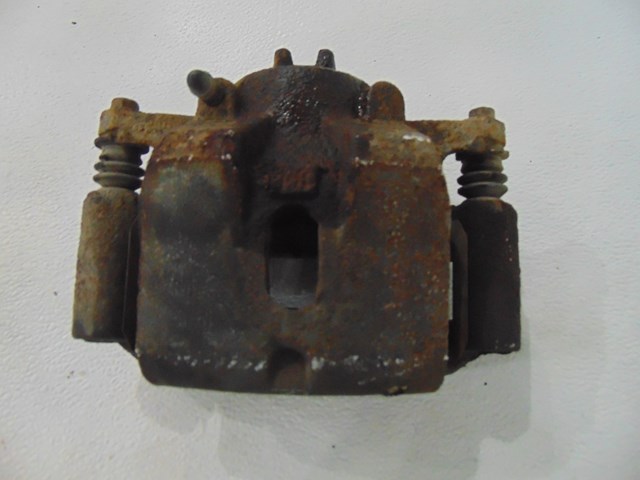 2004 Honda Pilot Front RH Passenger Caliper