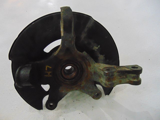 2004 Honda Pilot Front LH Driver Spindle