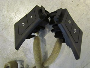 2008 Infiniti G37 Coupe Steering Wheel Switches