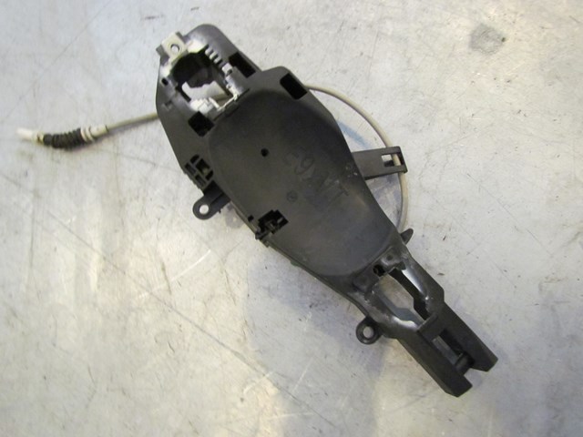 2007 BMW 335i RH Passenger Exterior Door Handle Carrier