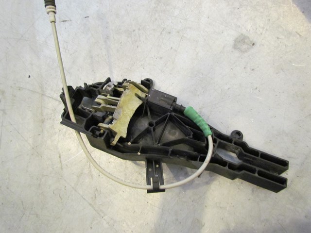 2007 BMW 335i RH Passenger Exterior Door Handle Carrier