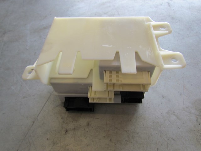 2007 BMW 335i Rear Module Handler Panel Mount 61356922428