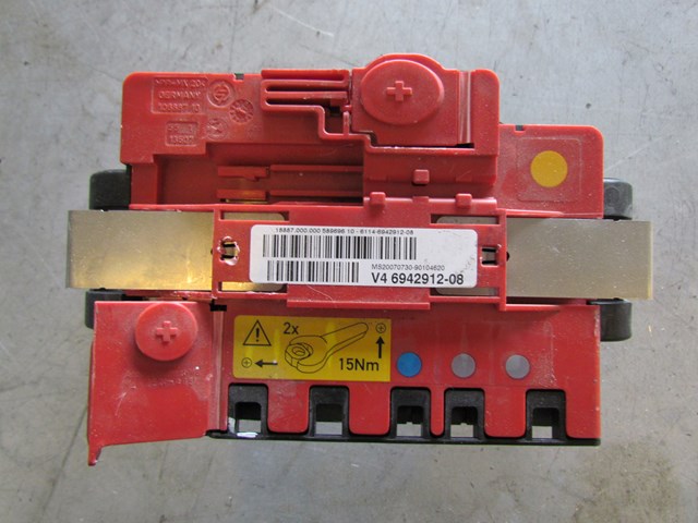 2007 BMW 335i Above Battery Fuse Block 106887 10