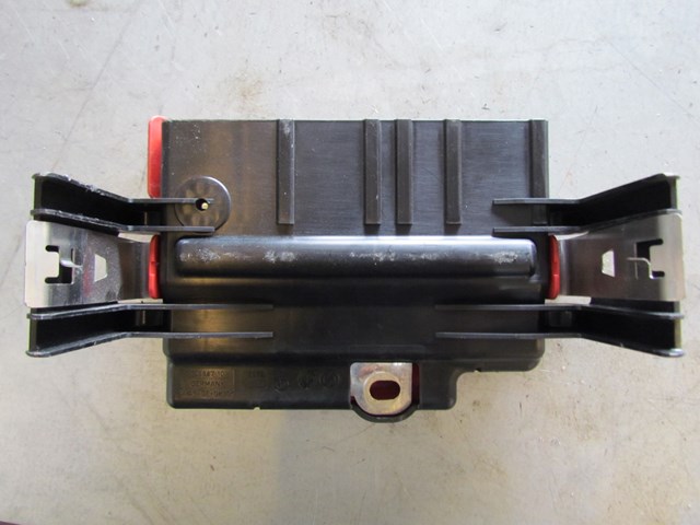 2007 BMW 335i Above Battery Fuse Block 106887 10