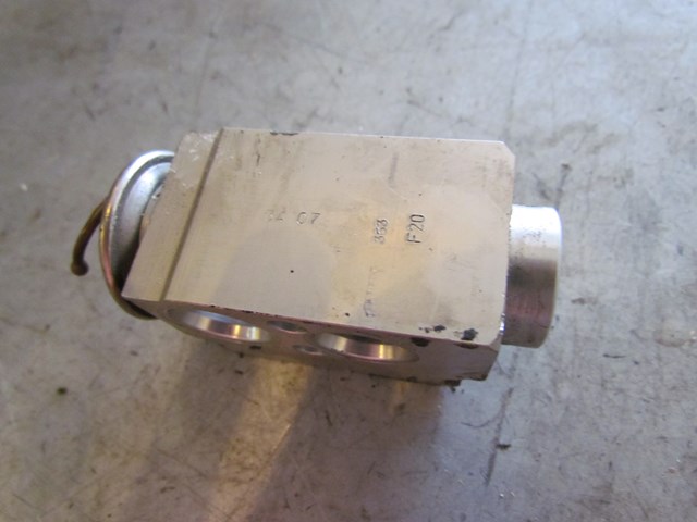 2007 BMW 335i AC Hose Block 64 11 4 216 228