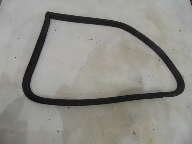 1987 BMW 325is E30 Coupe RH Rear Window Body Seal