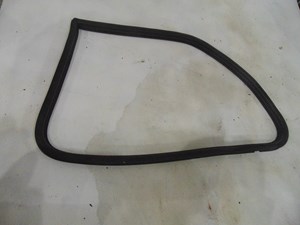 1987 BMW 325is E30 Coupe RH Rear Window Body Seal