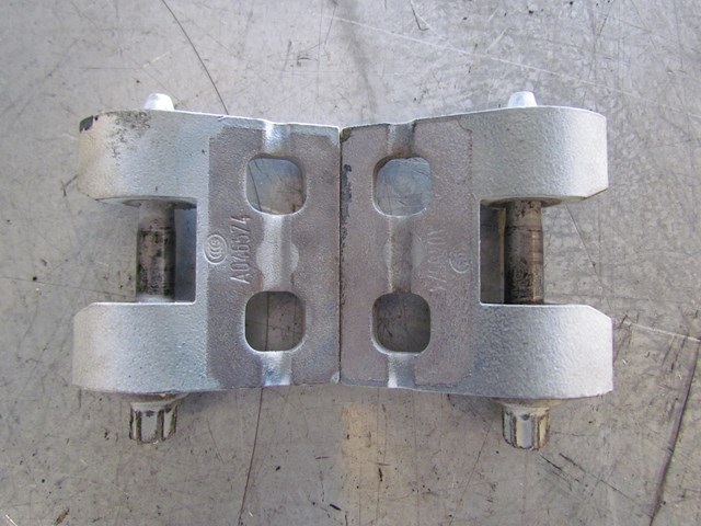 2007 BMW 335i LH Drivers Door Hinge Set