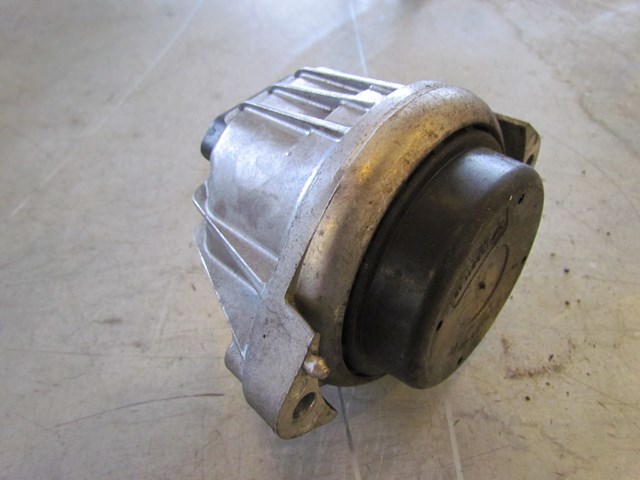 2007 BMW 335i LH Drivers Engine Mount