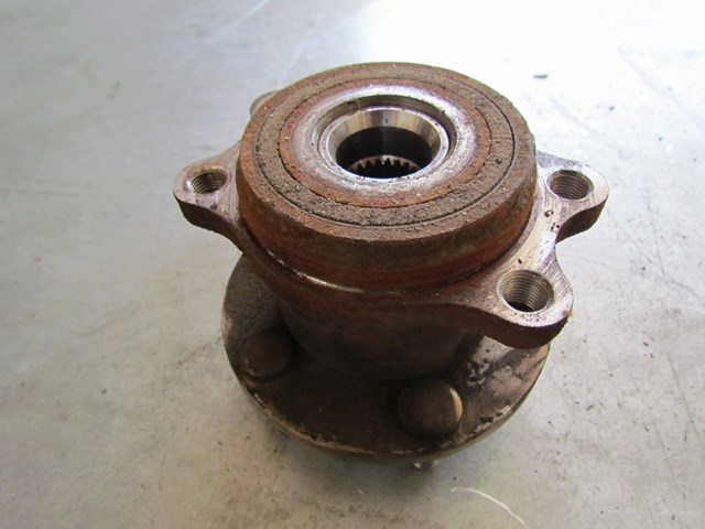 2005 Subaru Legacy GT Rear LH Drivers Wheel Bearing/Hub