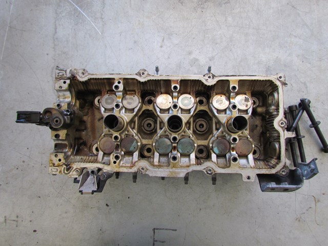 2003 Infiniti G35 Coupe RH Cylinder Head With Head Bolts