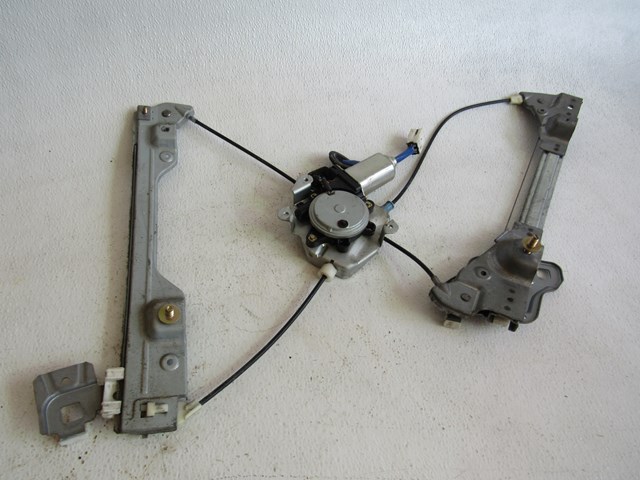 2003 Nissan 350Z RH PassWindow Motor And Regulator 80730 CD000