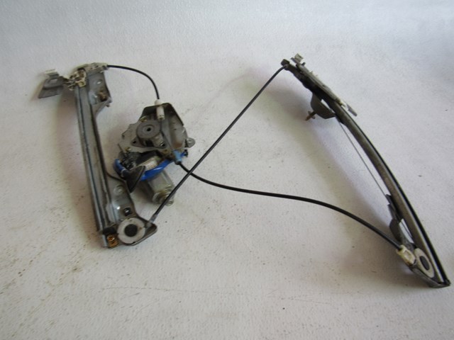 2003 Nissan 350Z RH PassWindow Motor And Regulator 80730 CD000