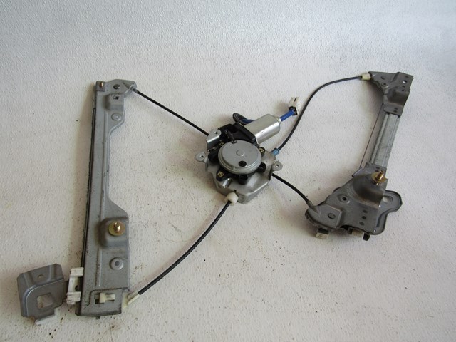 2003 Nissan 350Z RH PassWindow Motor And Regulator 80730 CD000