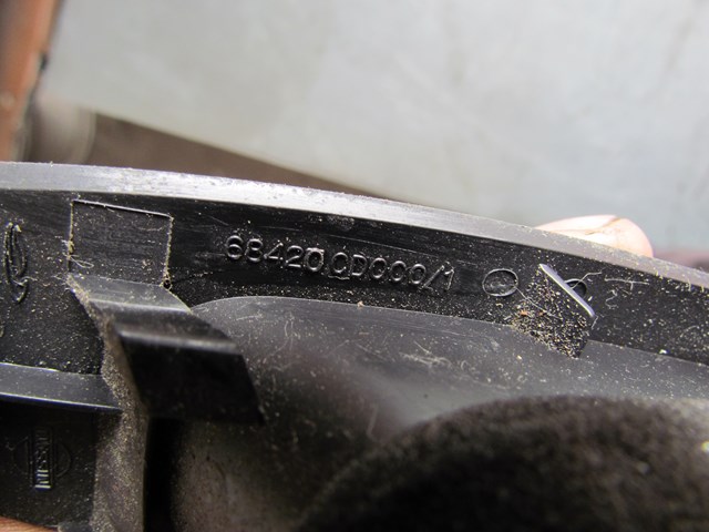 2003 Nissan 350Z RH Passenger Dash Vent 68420 CD000