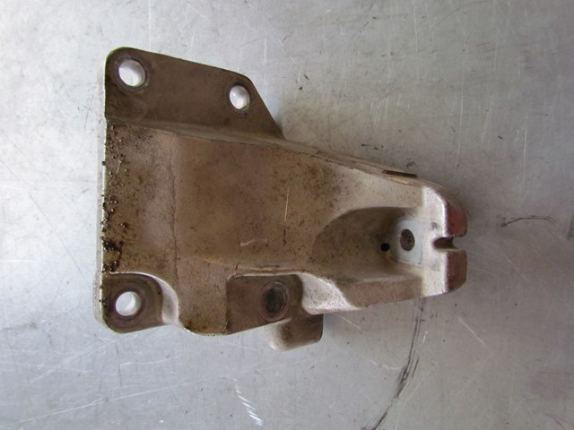 2003 Nissan 350Z LH Drivers Engine Mount On Motor