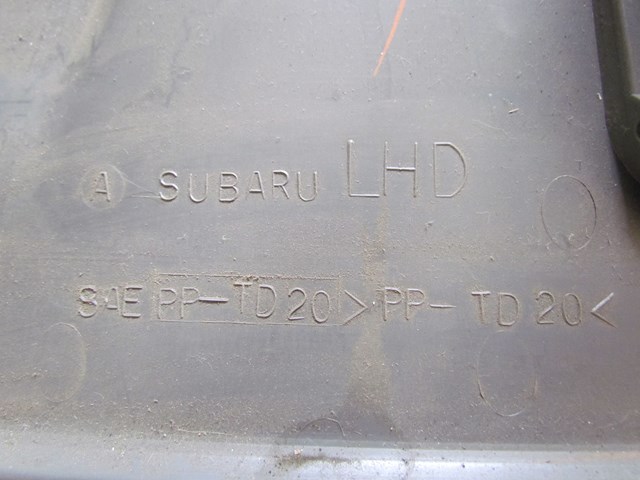 2005 Subaru Baja LH Drivers Knee Bolster Cracked See Pics