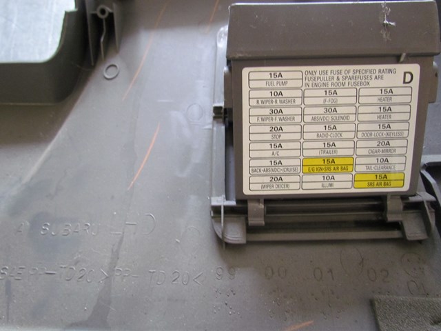 2005 Subaru Baja LH Drivers Knee Bolster Cracked See Pics