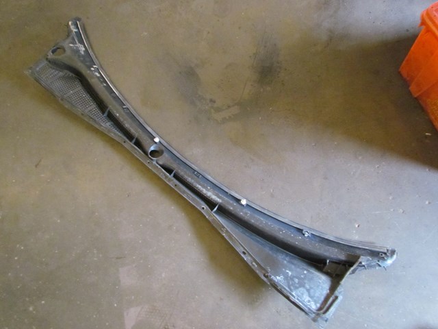 2005 Subaru Baja Wiper Cowl Vent Panel OEM 91411AE01A