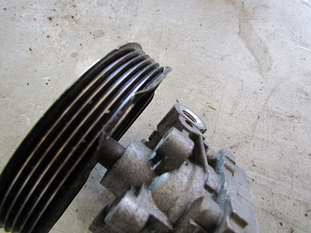 2003 Nissan 350Z Power Steering Pump Broken Pulley
