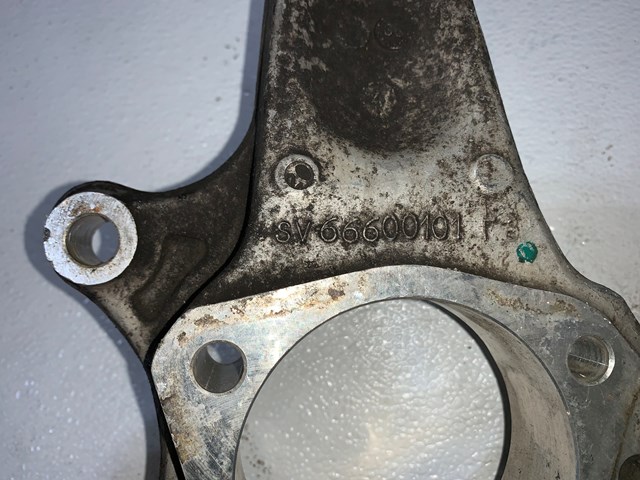 1997-2004 Chevy Corvette C5 Spindle Passenger RH Front 10237238