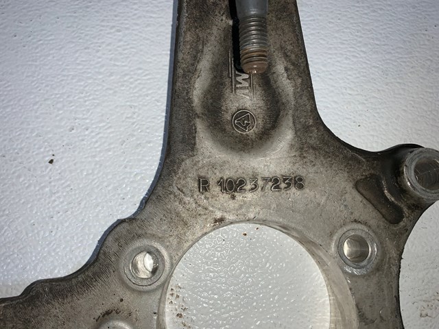 1997-2004 Chevy Corvette C5 Spindle Passenger RH Front 10237238