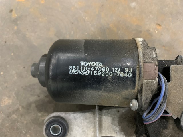 2004-2007 Toyota Prius Windshield Wiper Motor assembly 