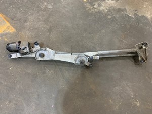 2004-2007 Toyota Prius Windshield Wiper Motor assembly 