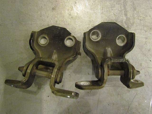 2006 Subaru Baja Front RH Passenger Door Hinge Set