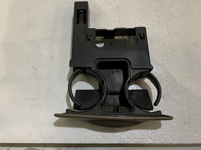 2000 Ford Excursion Cup Holder