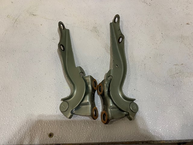 2007 Toyota Prius Hood Hinges 1 set